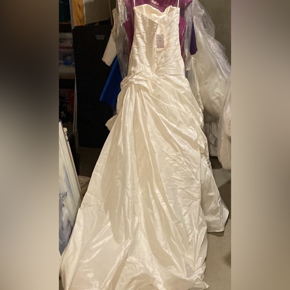 Modeca “Mary” ravello taffeta strapless drop-waist ball gown wedding gown - Picture 5 of 10